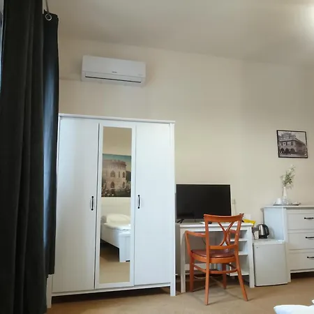 Bily Konicek ホテル 3*