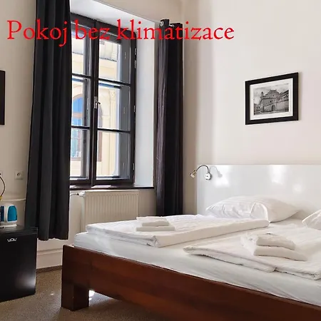 Bílý Koníček 3*