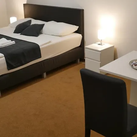 ホテル Bily Konicek トレボン